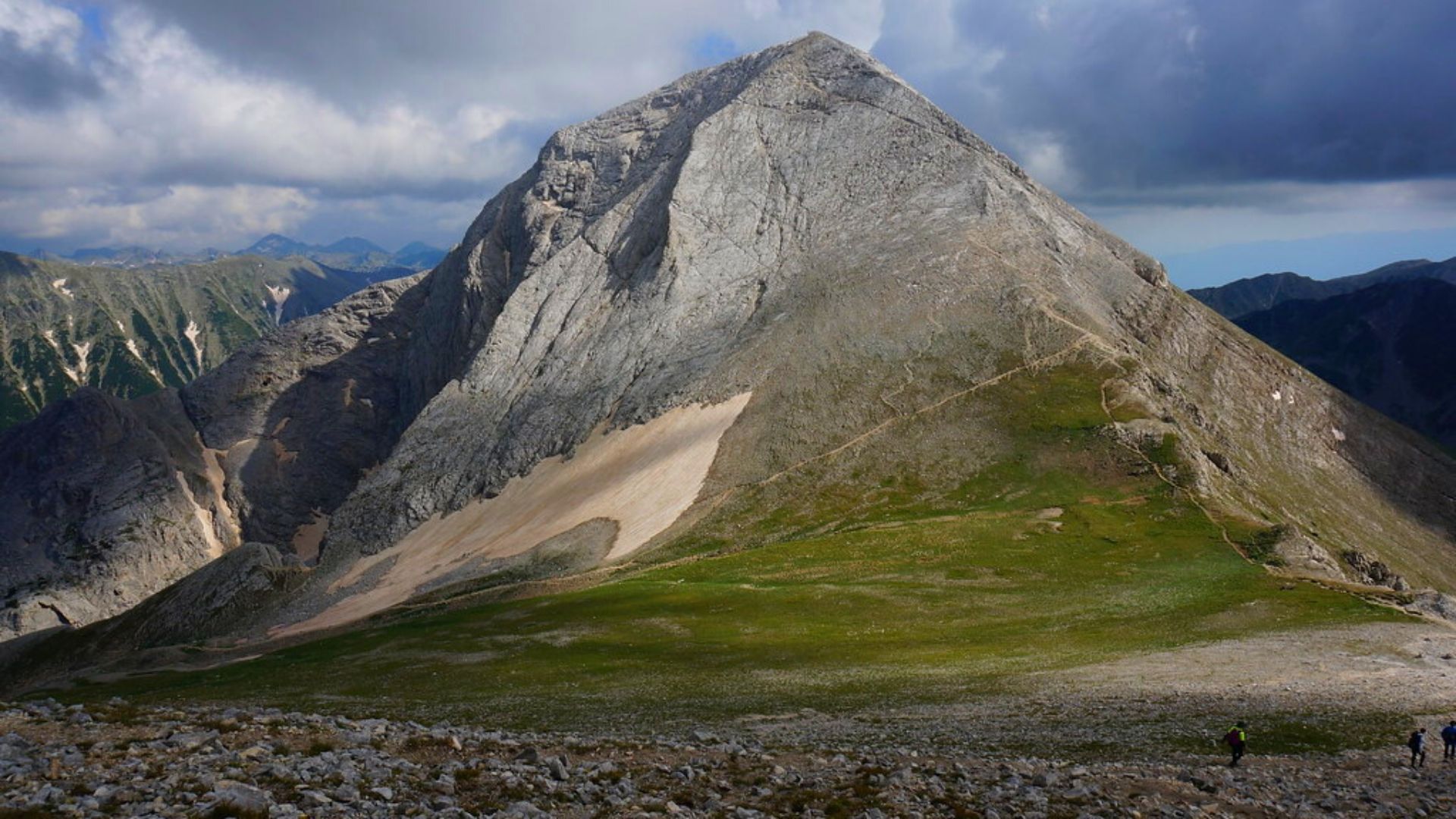 Връх Вихрен, Пирин планина